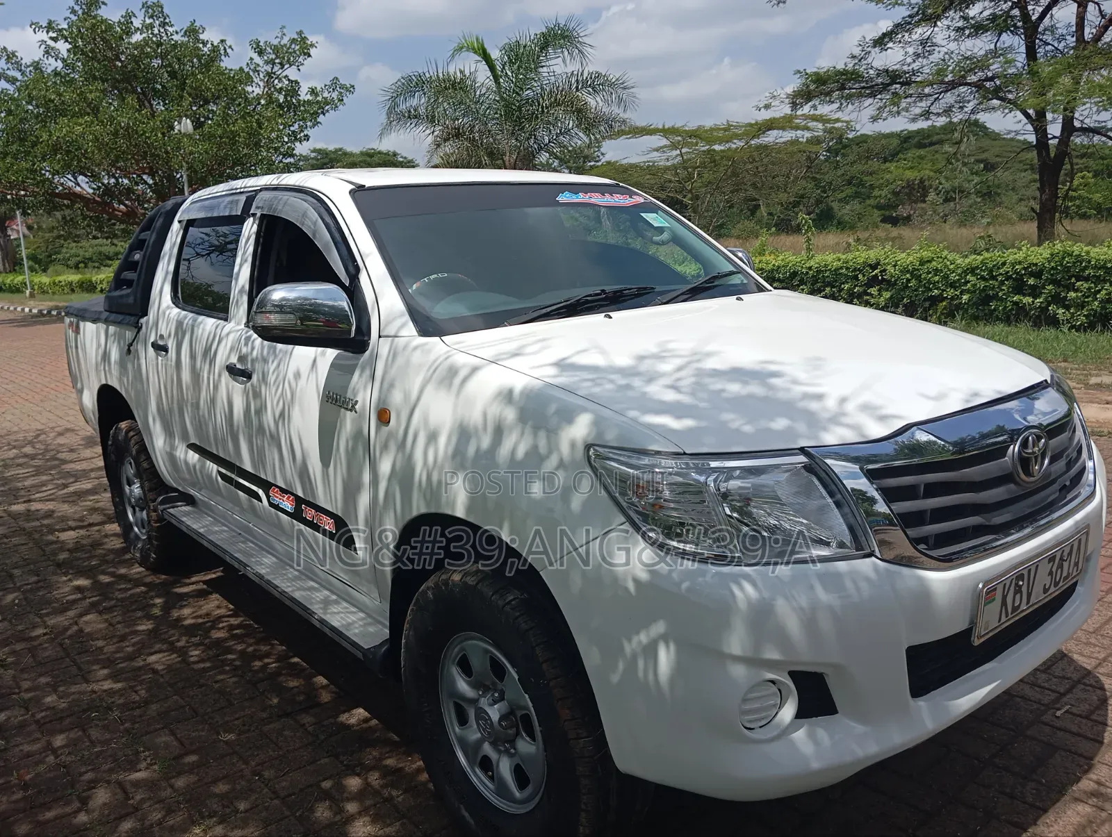 Toyota Hilux 2013 White