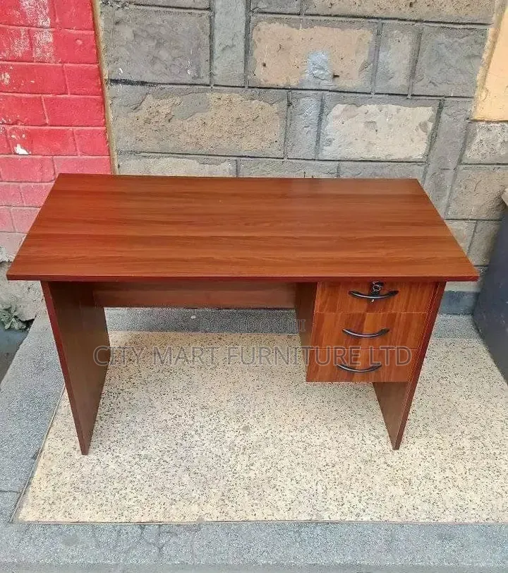 Signaturestyle Modern Office Desk/Study Table Offers