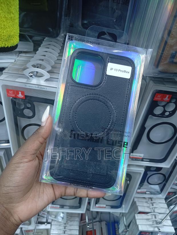 Black Leather-Textured Protective Phone Case - thumbnail 2