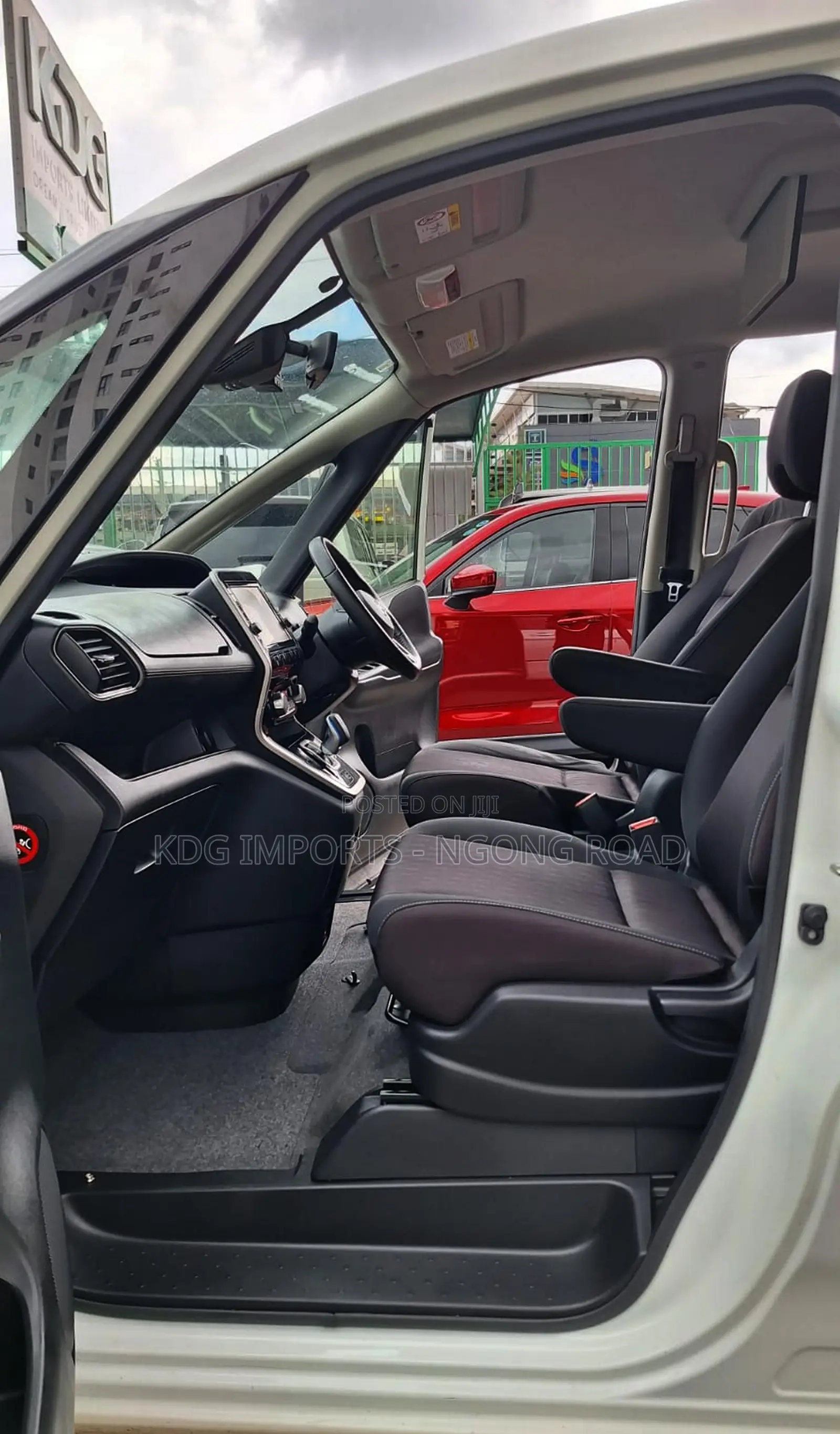 Nissan Serena 2019 Pearl