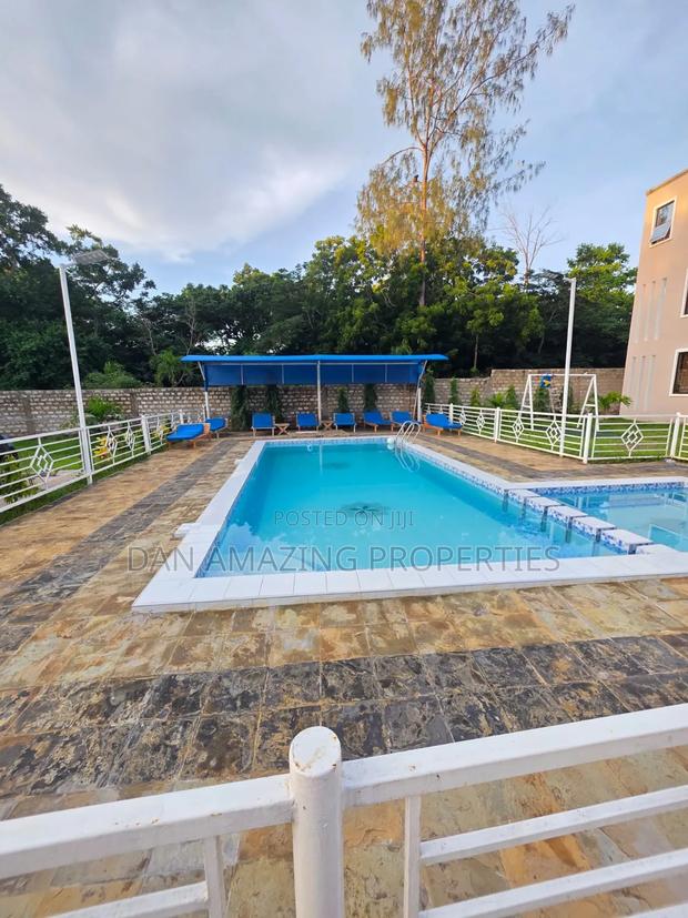 Furnished 4bdrm Villa in Diani 2Nd Row for sale - thumbnail 2