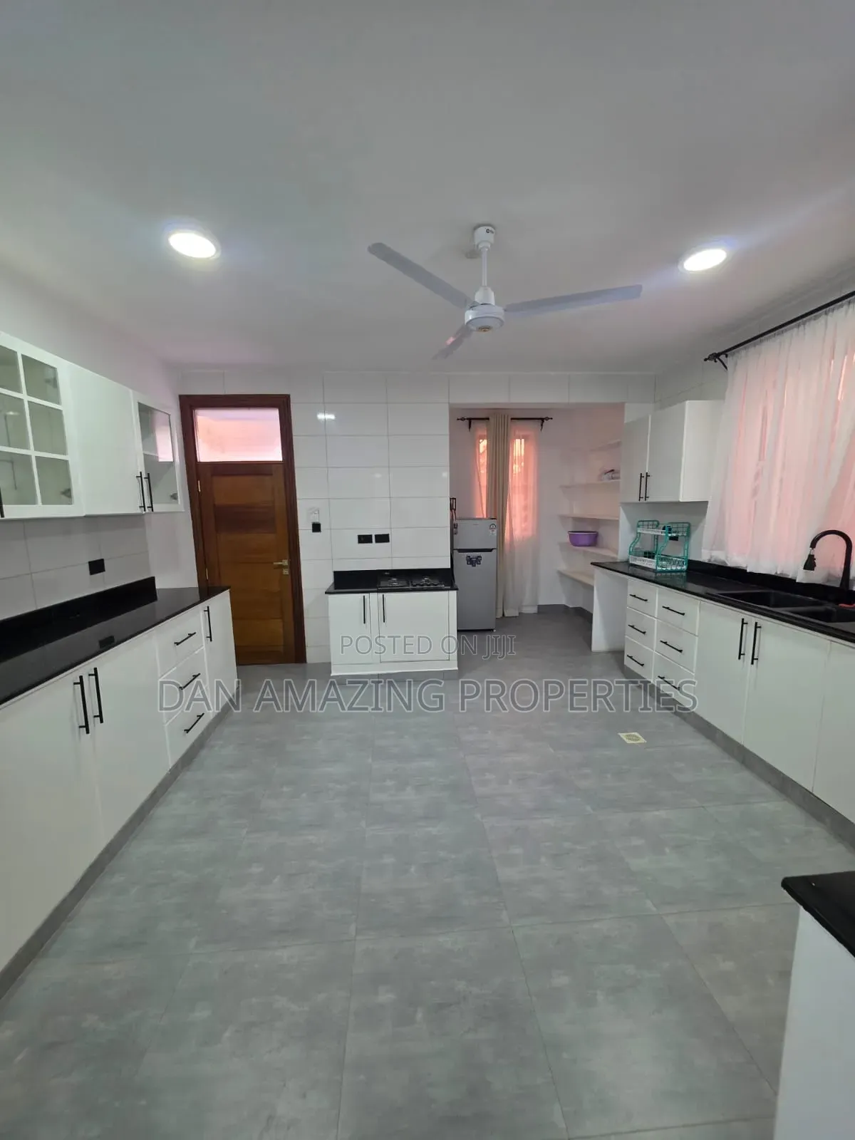 Furnished 4bdrm Villa in Diani 2Nd Row for sale