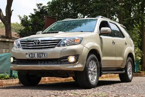 Toyota Fortuner 2016 Brown
