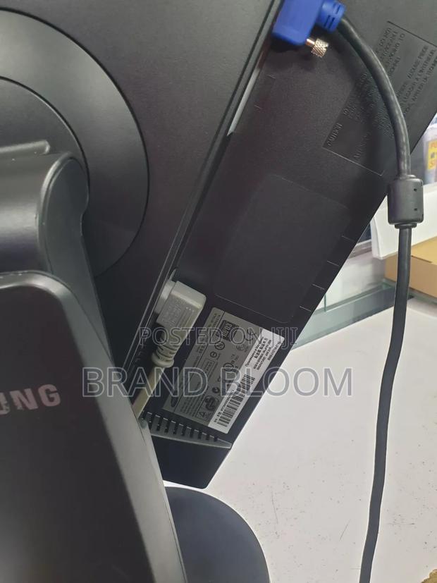 Samsung 19" Monitor - thumbnail 3