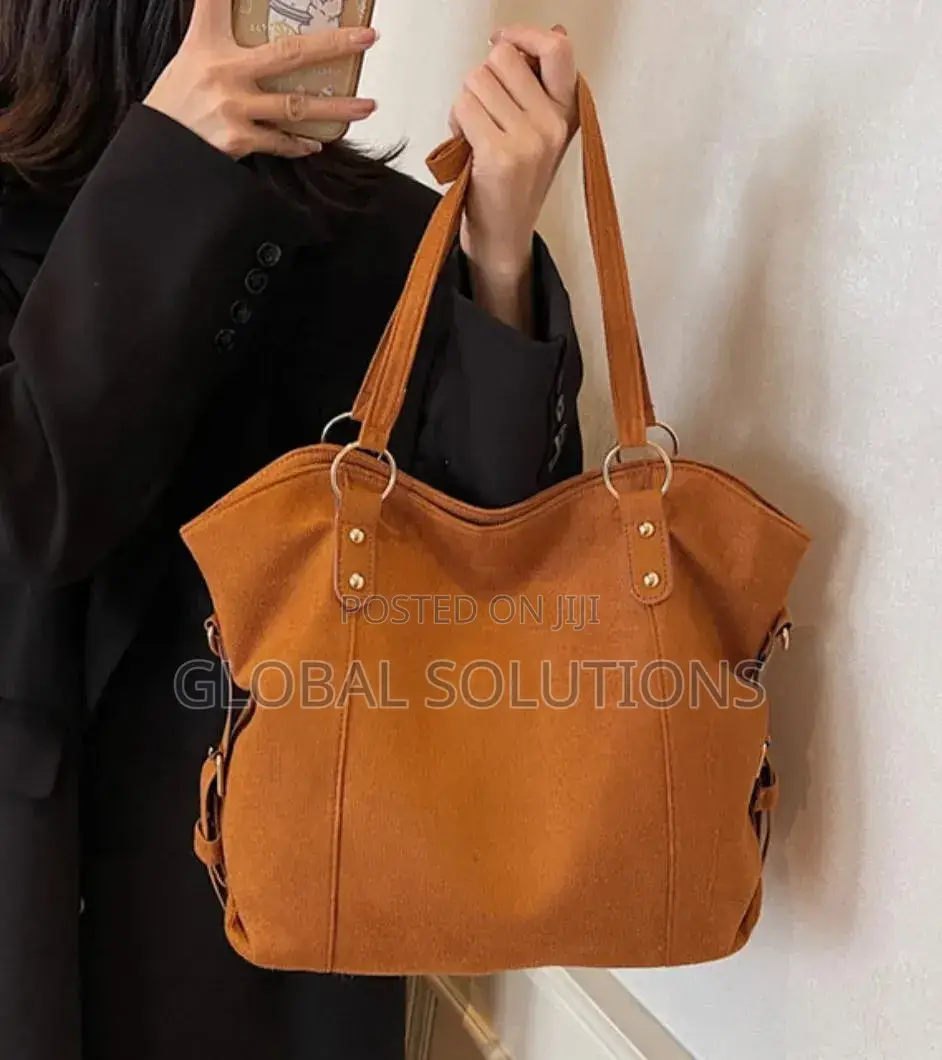 Large Capacity Canvas Tote Bag With a Crossbody Strap