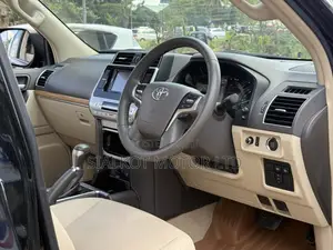 Toyota Land Cruiser Prado 2.7 2022 Black
