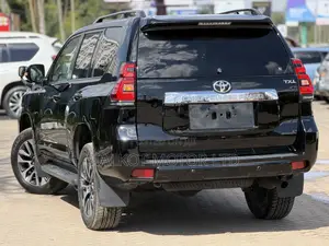 Toyota Land Cruiser Prado 2.7 2022 Black