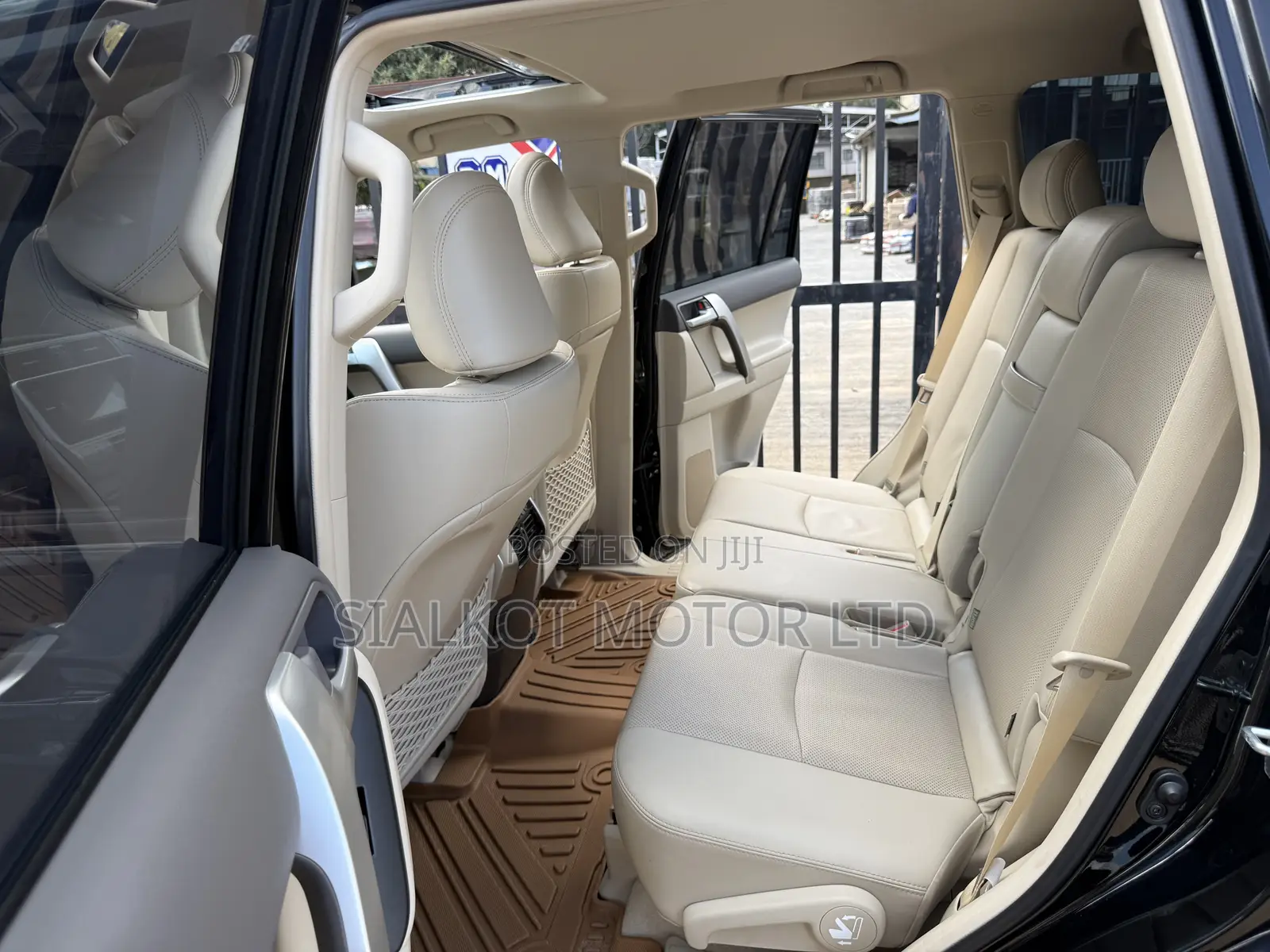 Toyota Land Cruiser Prado 2.7 2022 Black