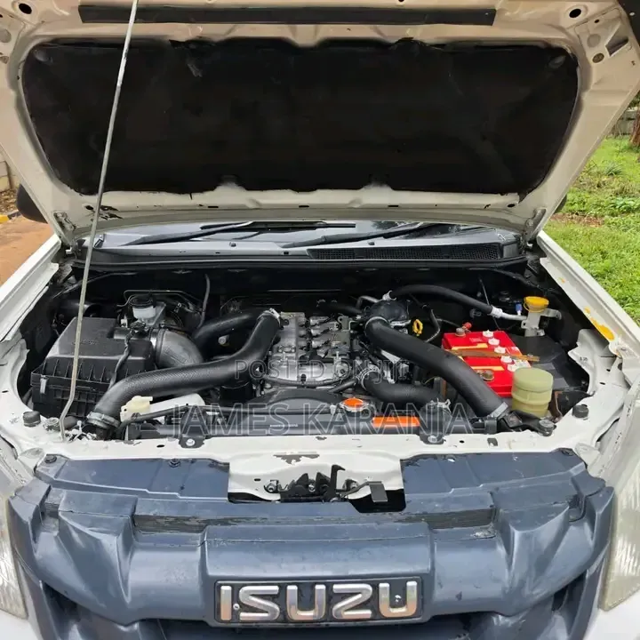 Isuzu D-MAX 2014 White