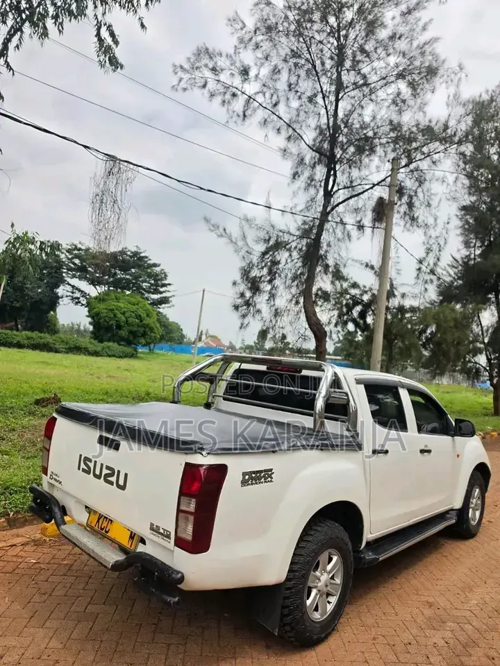 Isuzu D-MAX 2014 White