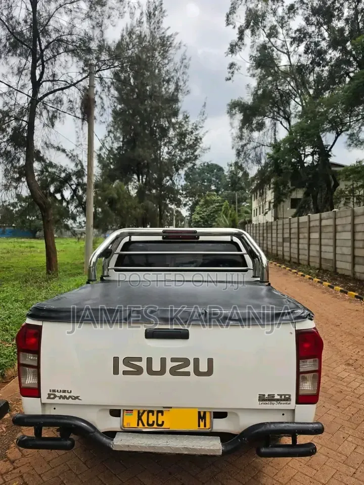 Isuzu D-MAX 2014 White