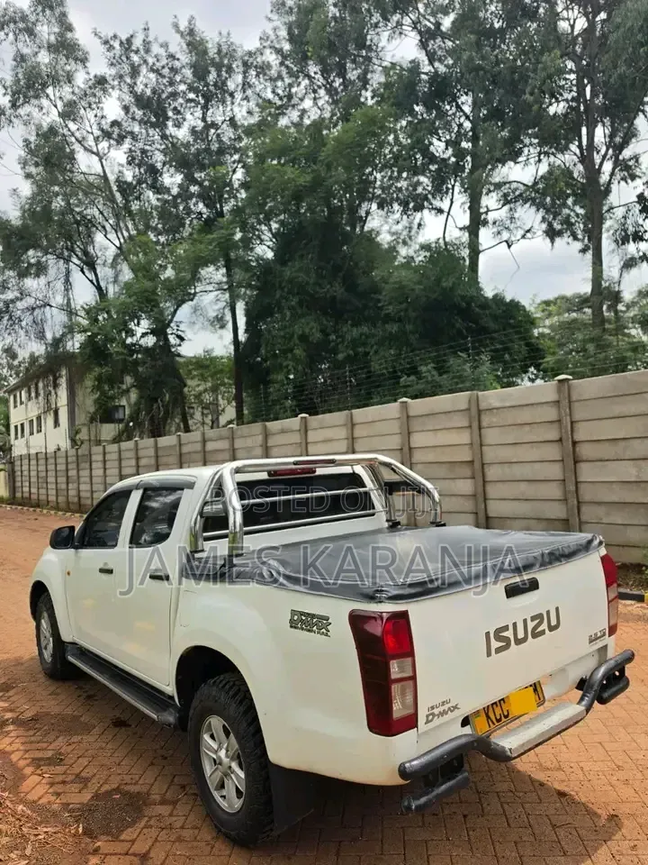 Isuzu D-MAX 2014 White