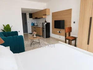 Studio Airbnb Apartment in Ruaka-Pool + Gym