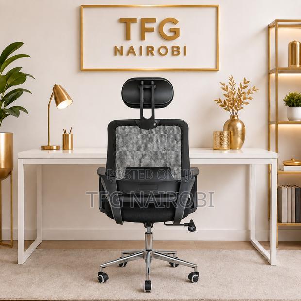 Black Ergonomic Mesh Office Chair With Headrest | Bifma Certified - thumbnail 3