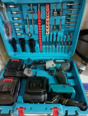 Makita Cordless Impact Wrench Combo Tool Kit/Impact Wrench