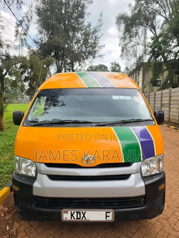 Toyota HiAce 2019 Orange