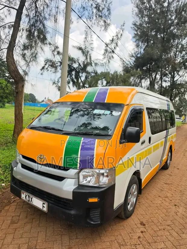 Toyota HiAce 2019 Orange - thumbnail 2