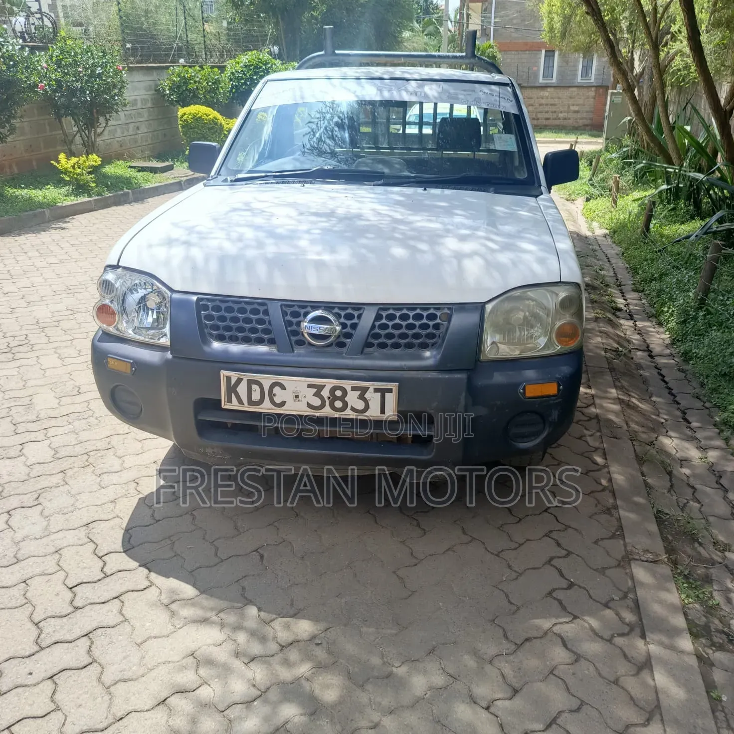 Nissan Hardbody 2002 White