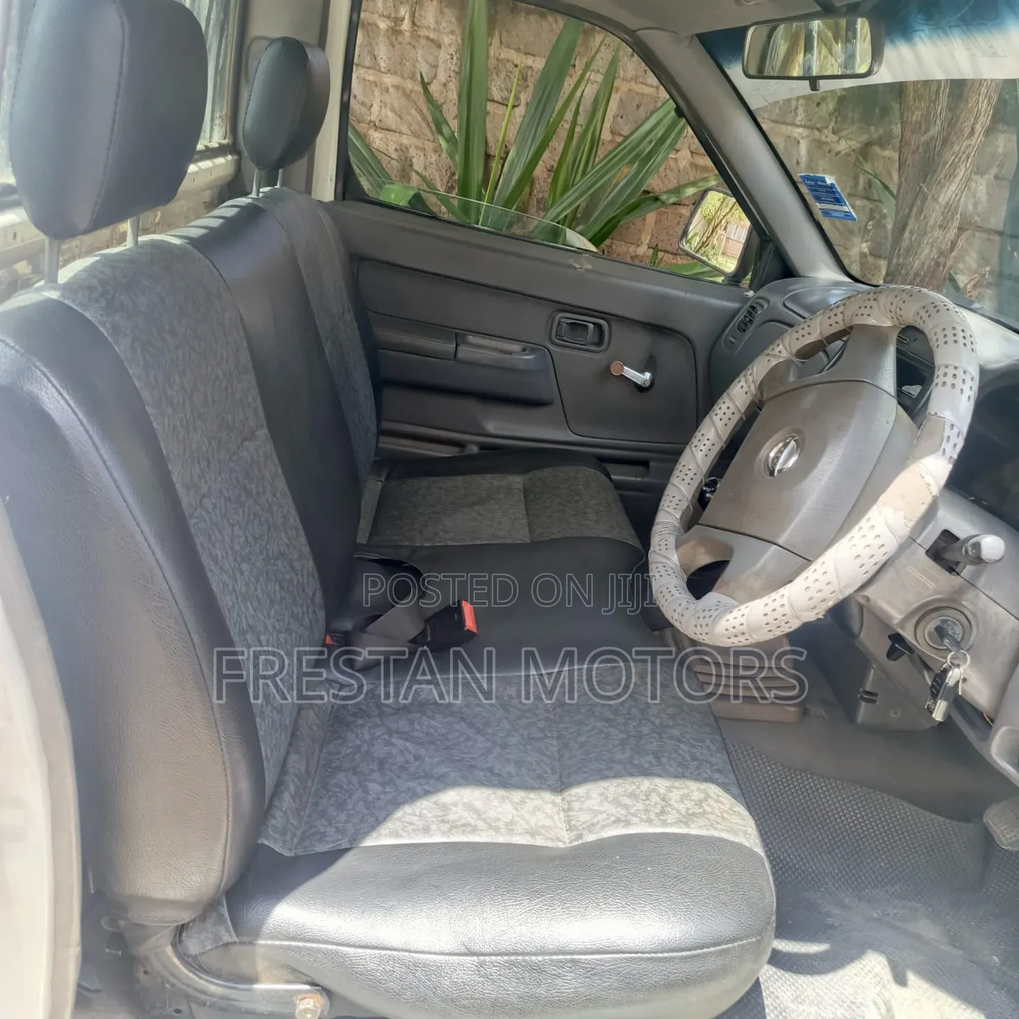 Nissan Hardbody 2002 White