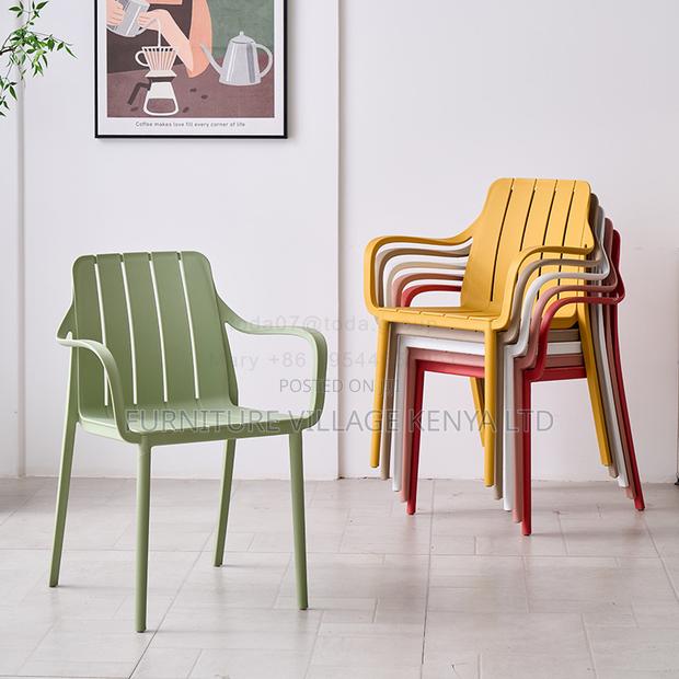 Imported Strong Plastic Home Dining Chair. - thumbnail 3