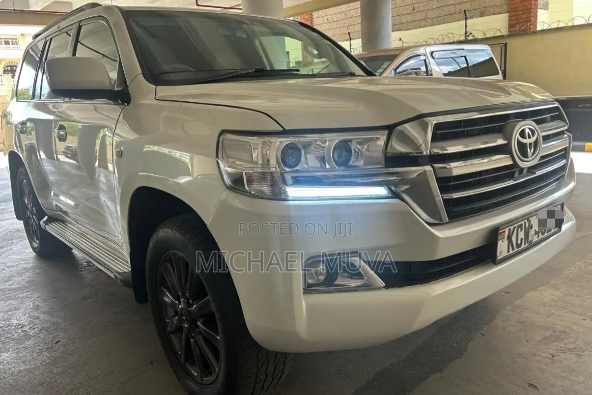 Toyota Land Cruiser 4.6 V8 ZX 2012 Pearl