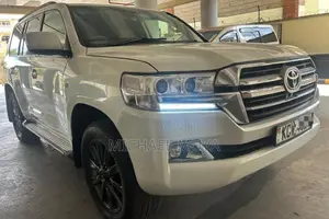 Toyota Land Cruiser 4.6 V8 ZX 2012 Pearl