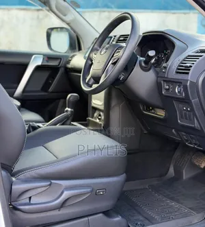 Toyota Land Cruiser Prado 2.7 2019 White