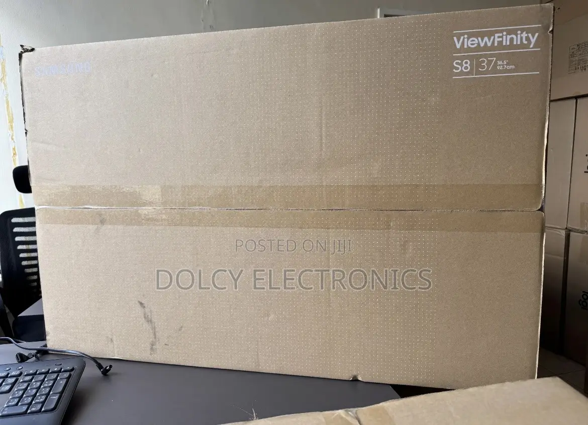 Samsung S8 Viewfinity 37inch Monitor