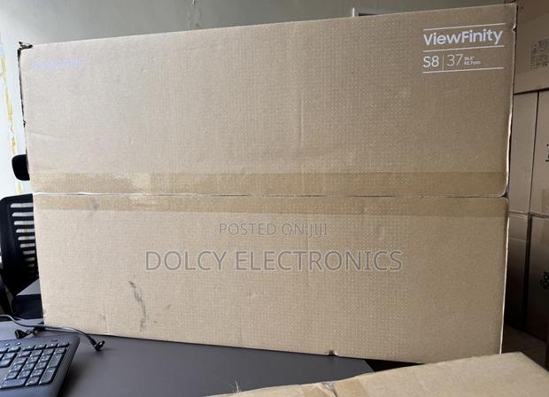 Samsung S8 Viewfinity 37inch Monitor