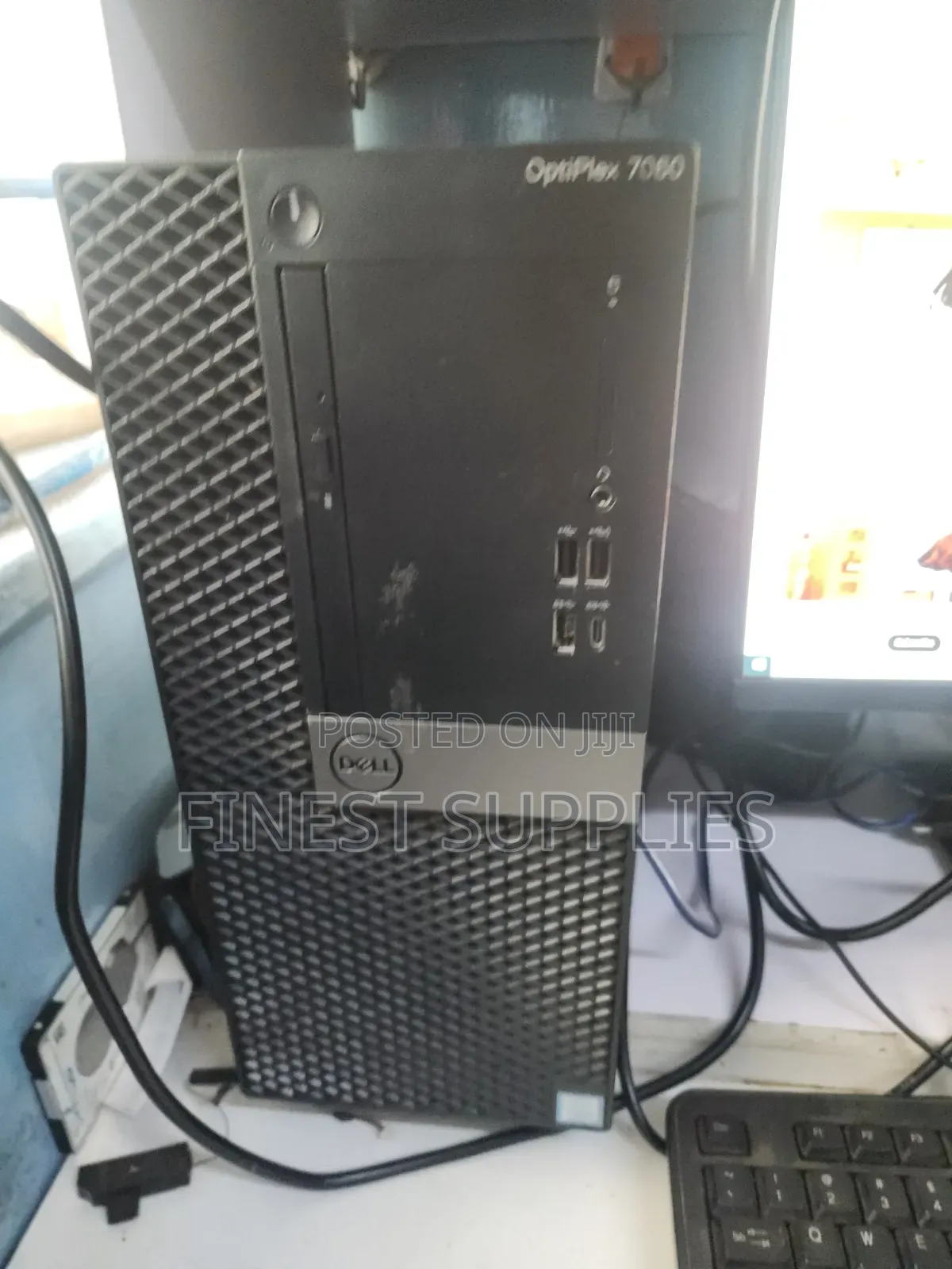 Desktop Computer Dell OptiPlex 7060 8GB Intel Core i7 SSD 256GB