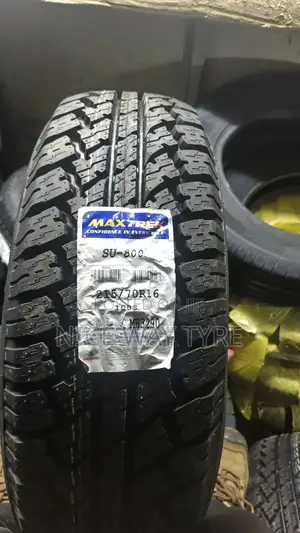 215/70r16 Maxtrek