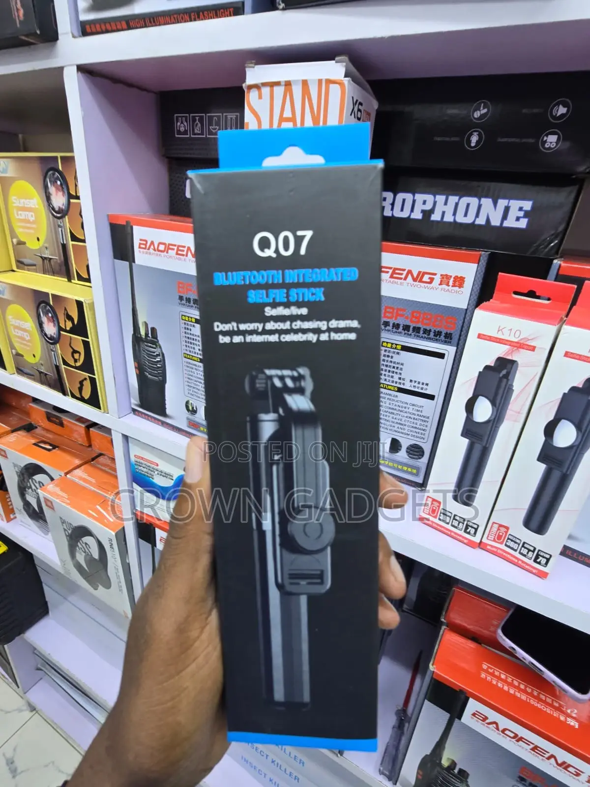 Adjustable Selfie Stick Tripod for Vlogging Streaming
