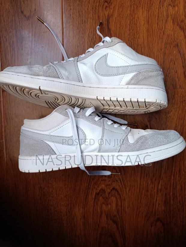 Nike Air Jordan 1 Low , Light Grey and White Colour - main view