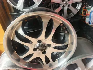 Toyota 100 Size 17 Alloy Wheels