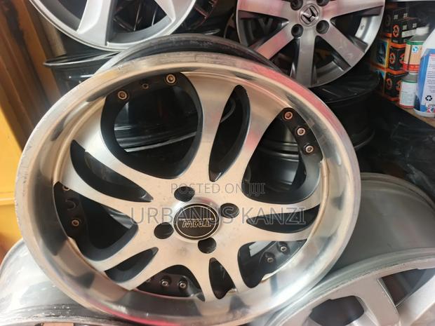 Toyota 100 Size 17 Alloy Wheels