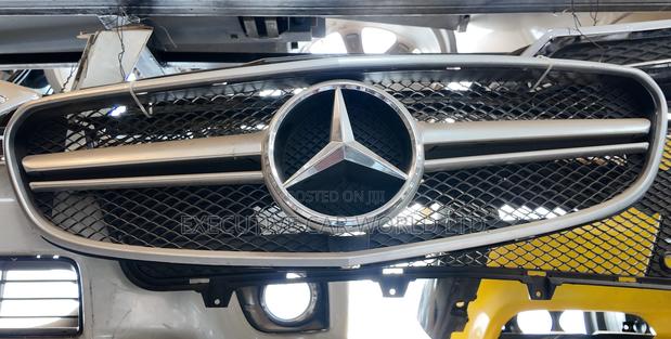 Mercedes-Benz E-Class W212 Front Grille - thumbnail 3