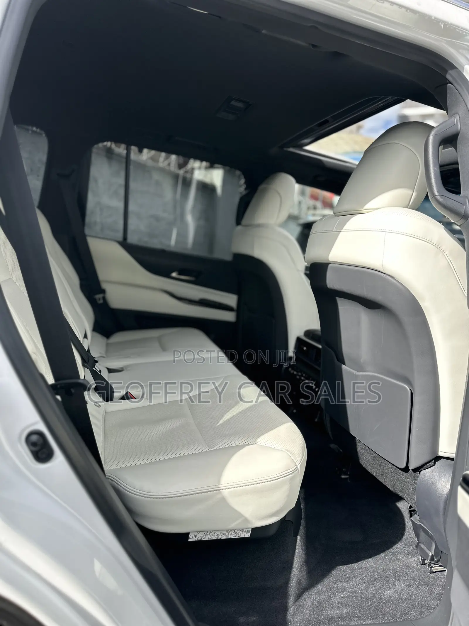 Lexus LX 600 2022 White