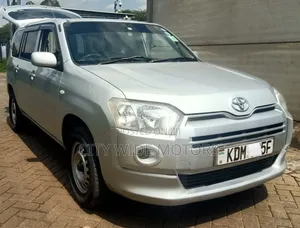 Toyota Succeed SV Premium 2016 Silver