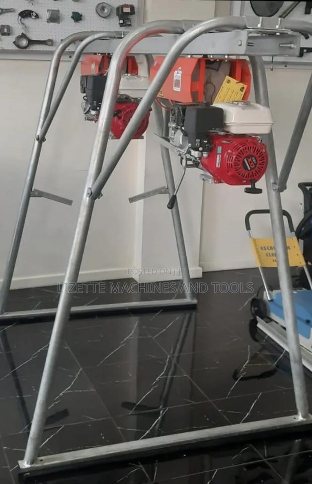 Lori Italy 1 Tonne Petrol Concrete Hoist