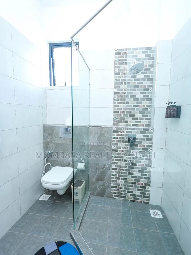 1 and 2 Bedrooms Beach Front Apartment Available With Pool Nyali - thumbnail 3