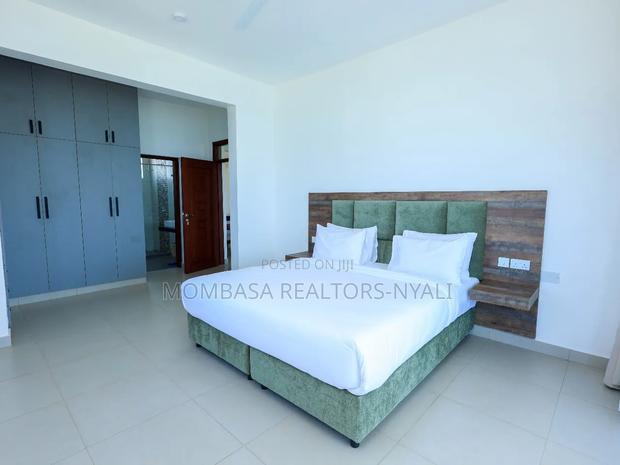 1 and 2 Bedrooms Beach Front Apartment Available With Pool Nyali - thumbnail 4