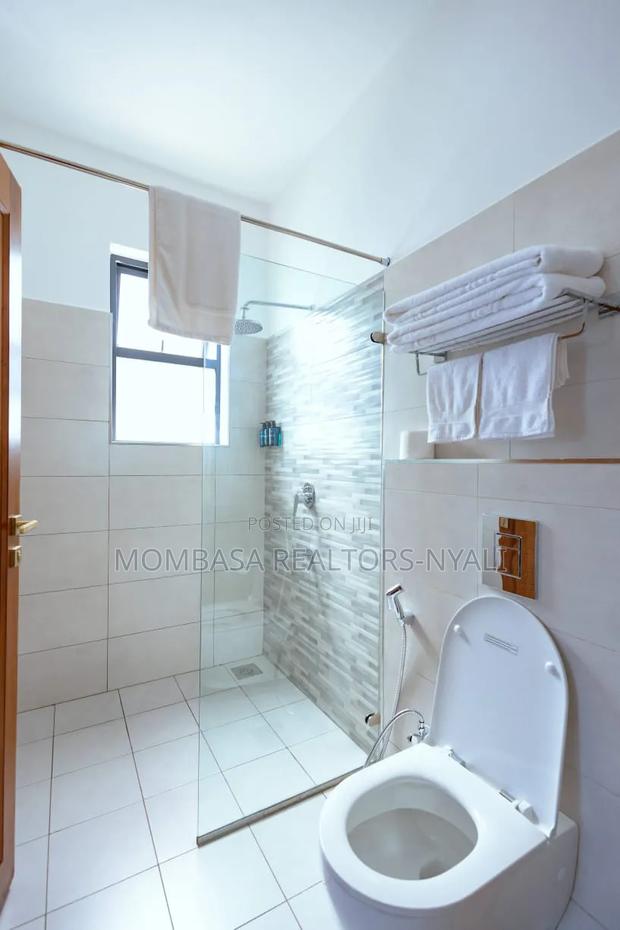 1 and 2 Bedrooms Beach Front Apartment Available With Pool Nyali - thumbnail 7