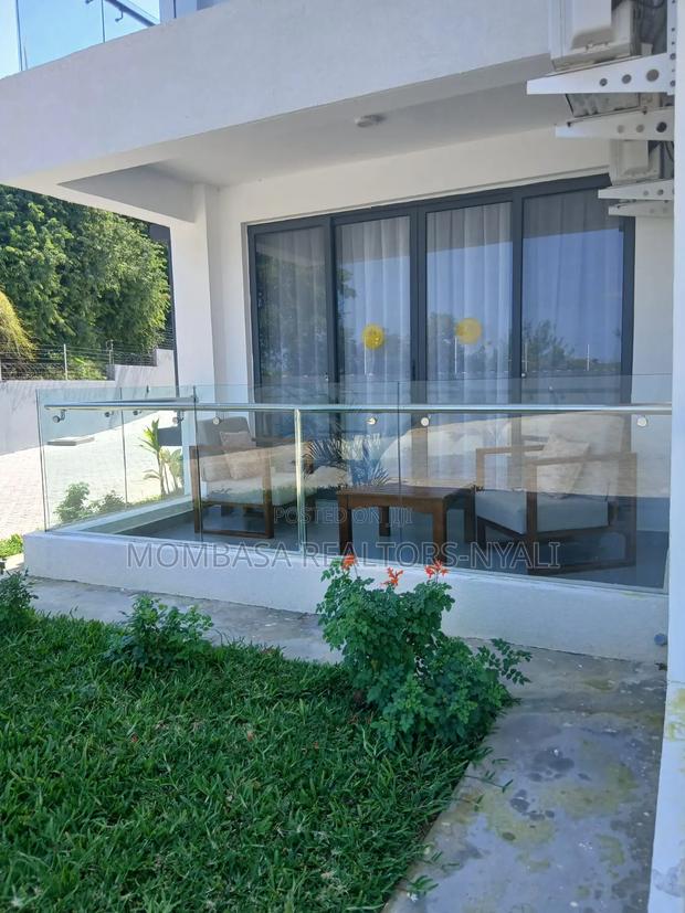 1 and 2 Bedrooms Beach Front Apartment Available With Pool Nyali - thumbnail 8