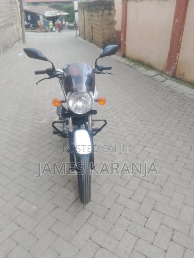 Bajaj Boxer 150 UG 2021 White