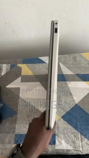 New Laptop HP 250 G10 16GB AMD Ryzen 7 SSD 1T