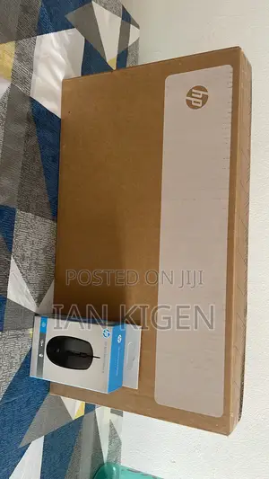 New Laptop HP 250 G10 16GB AMD Ryzen 7 SSD 1T