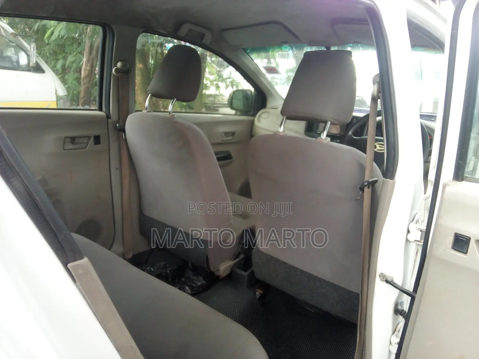 Daihatsu Mira 2014 White