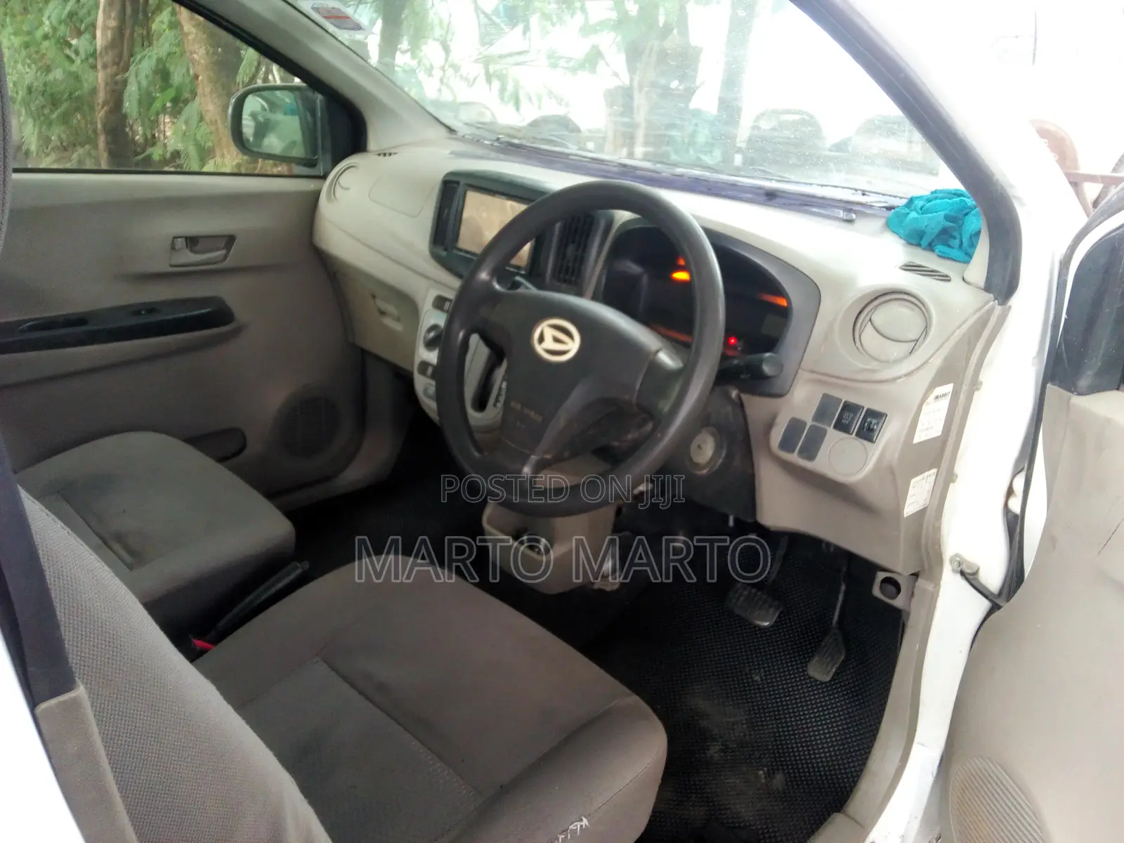 Daihatsu Mira 2014 White