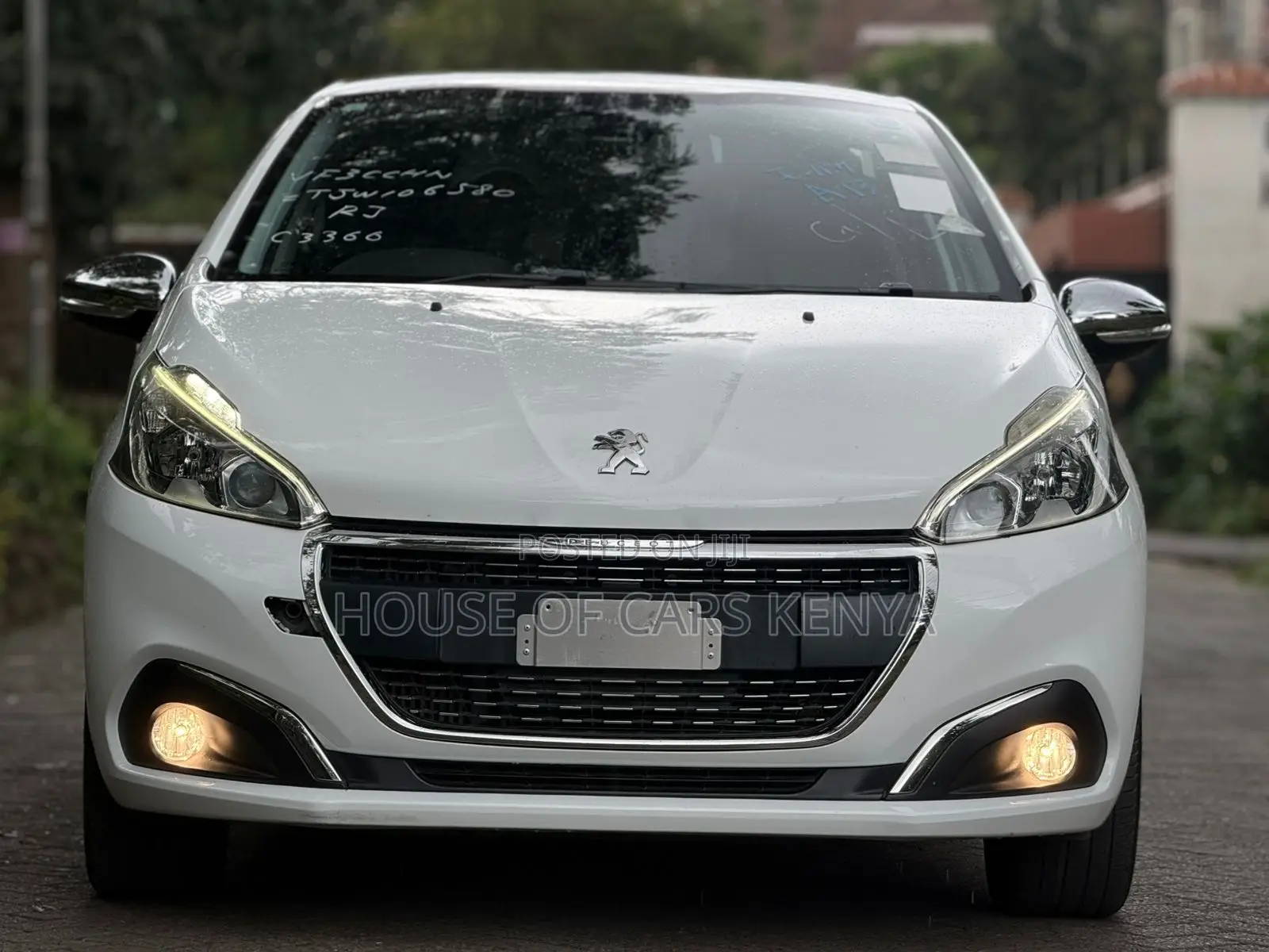 Peugeot 208 2019 White