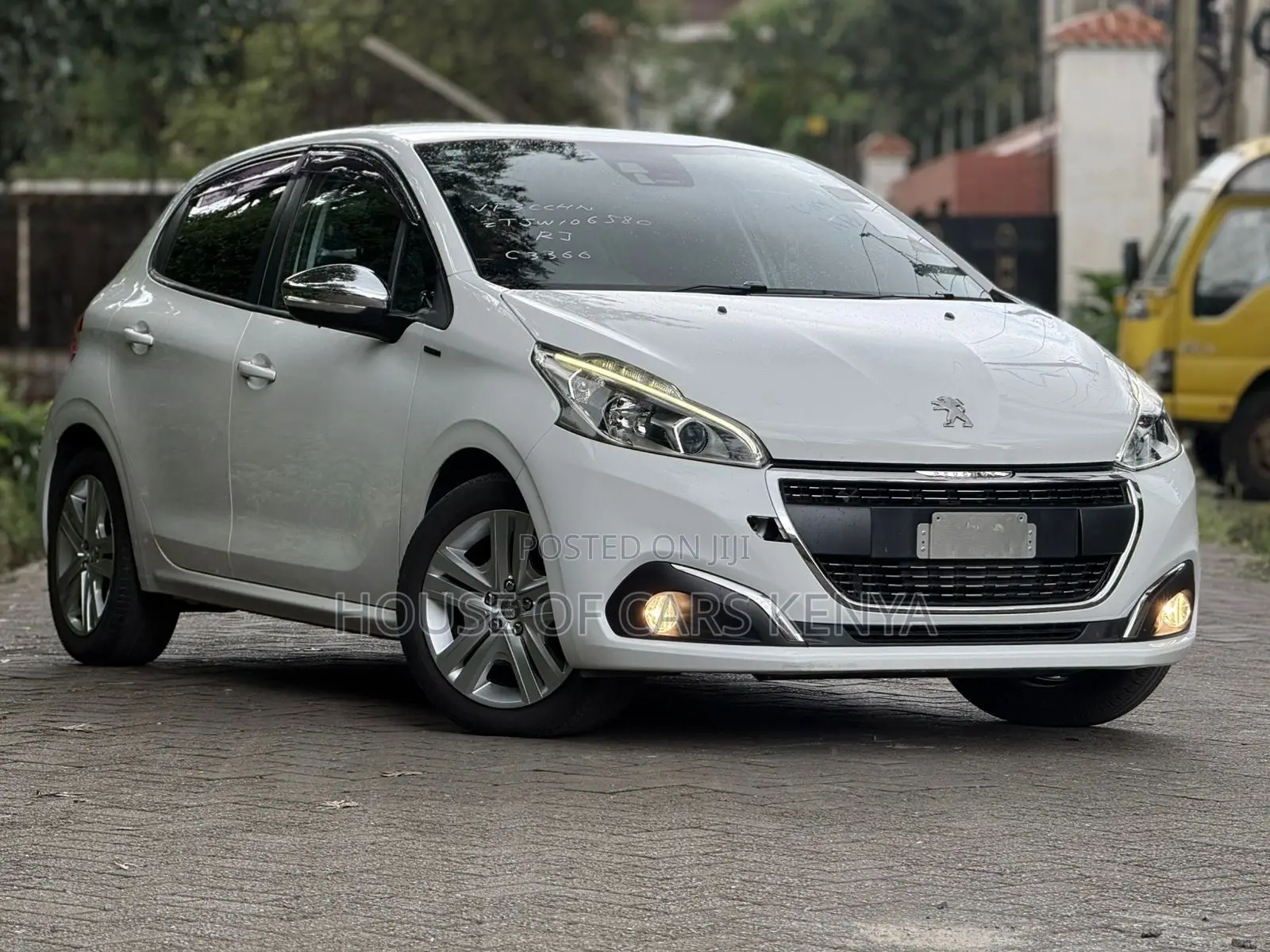 Peugeot 208 2019 White